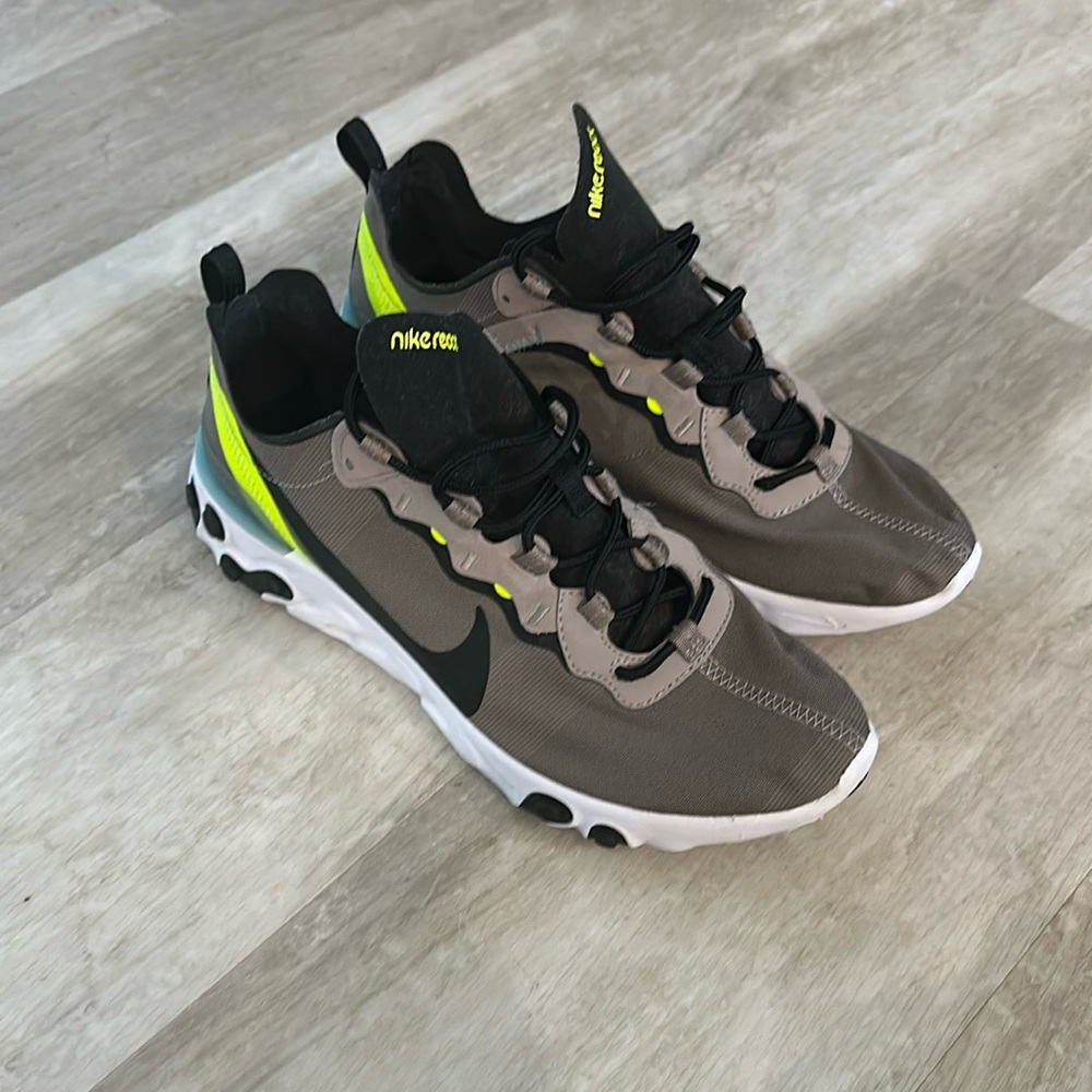 Men’s Nike react, size 9.5, like new condition
